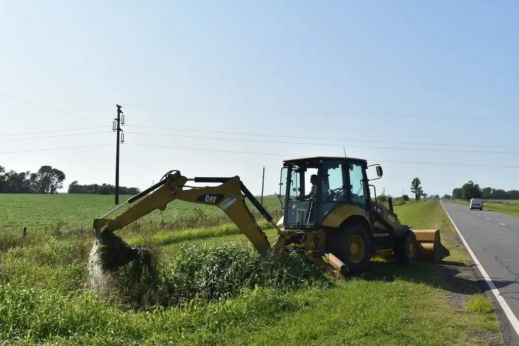 Chovet: la Comuna refuerza la limpieza de canales en la zona rural