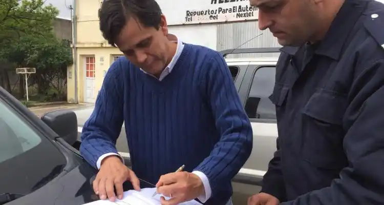 Fernando Nouet firmó “en disconformidad” y la policía no lo obligó a ir al recinto