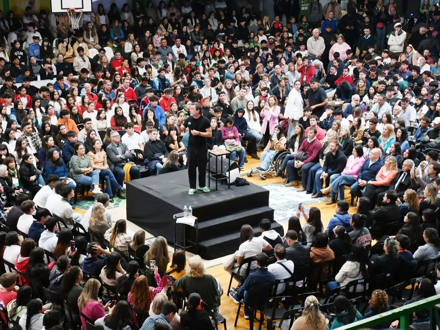 Gastón Pauls en Concordia: multitudinaria jornada sobre prevención de adicciones
