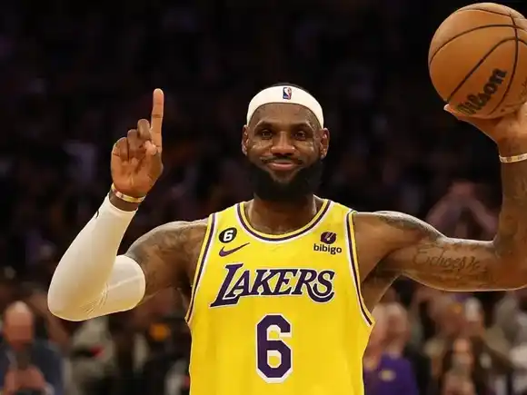 LeBron rompe récords: jugará su temporada 23 en la NBA y cobrará más de 50 millones