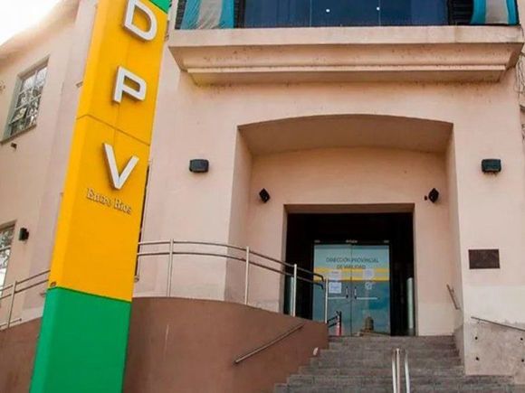 Vecinos de Raíces piden audiencia al gobernador y lo instan a recorrer los caminos en persona