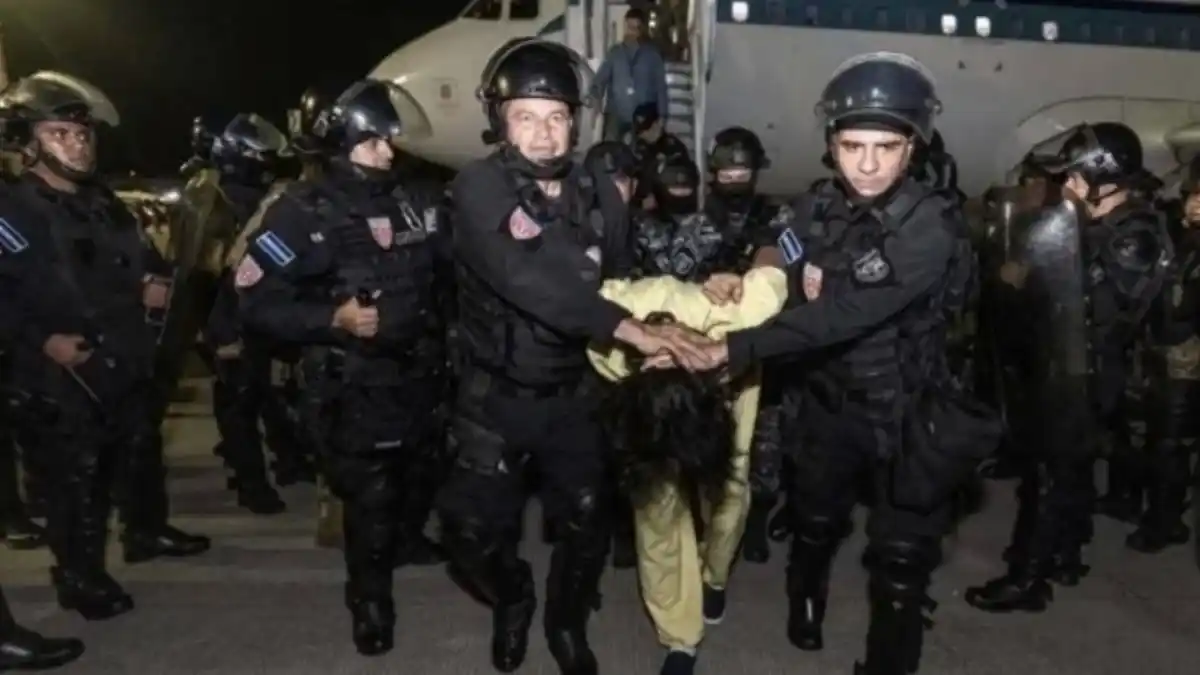 Organización por los DD.HH. en EE.UU. solicita al gobierno de El Salvador información sobre venezolanos deportados