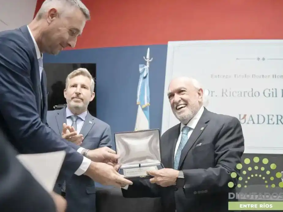 Diputados acompañó la entrega del título Doctor Honoris Causa a Ricardo Gil Lavedra