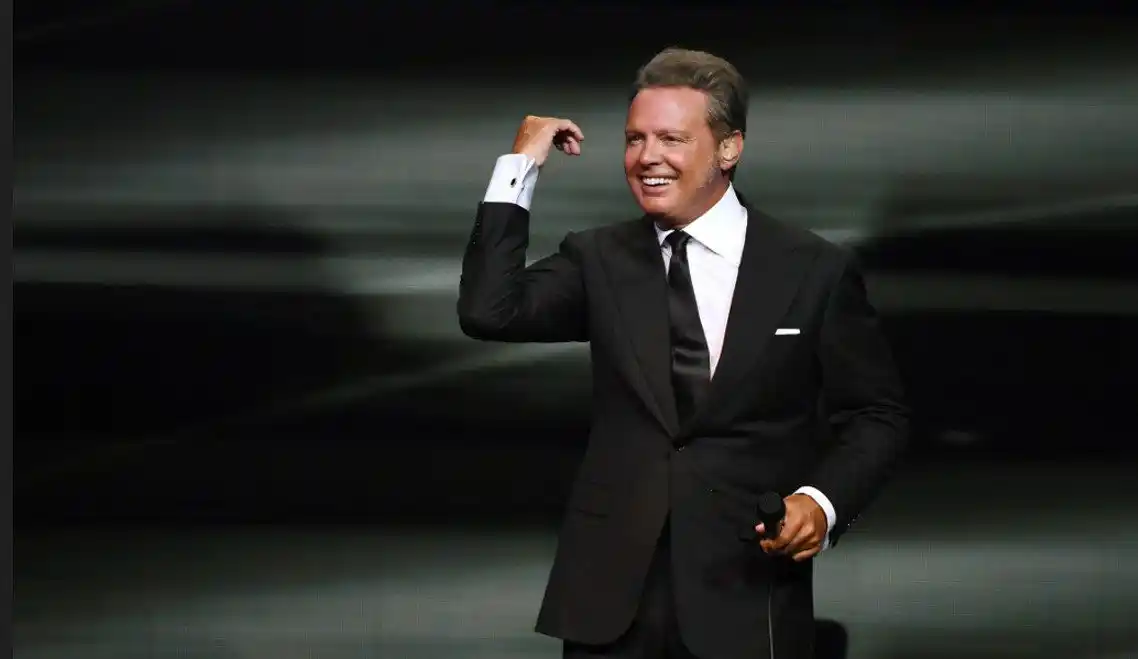 Luis Miguel tiene orden de arresto en México