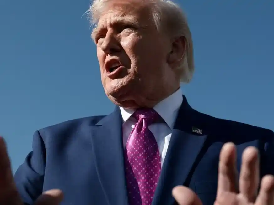 Trump anunció una operación para reabrir Ormuz mientras siguen las negociaciones con Irán. Foto: Reuters