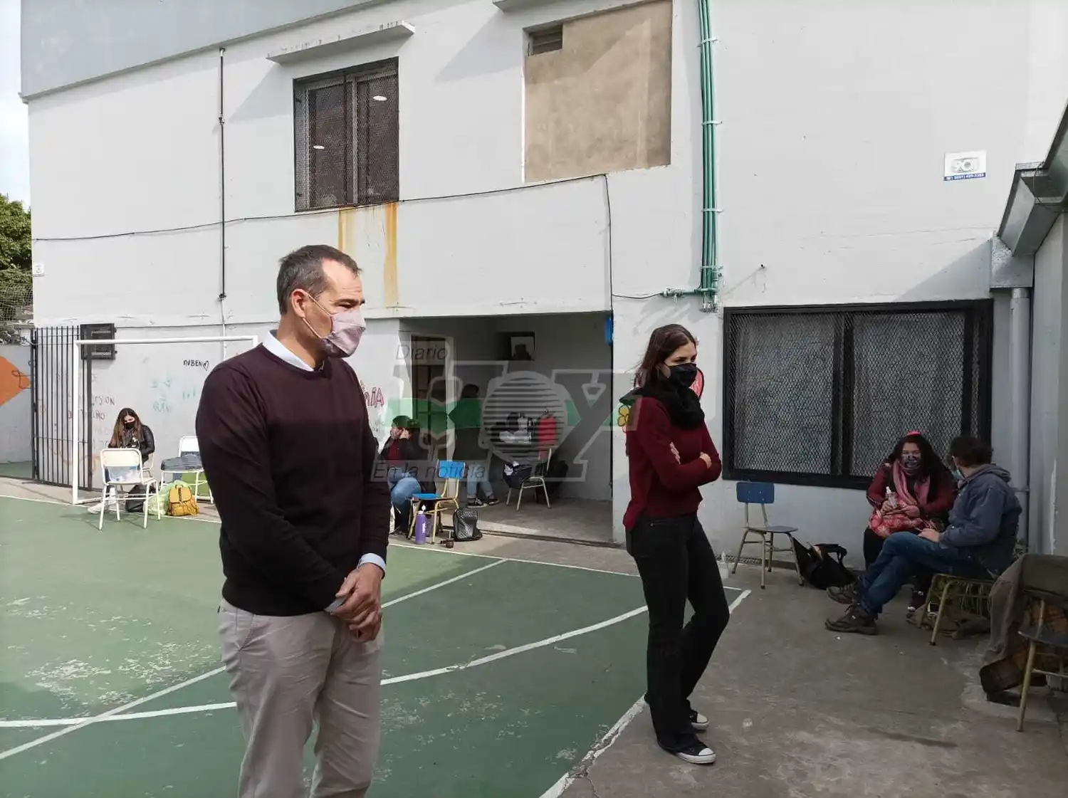 Insólito: El precandidato Guillermo Escudero entró a votar en La Plata y no encontró boletas suyas en el cuarto oscuro