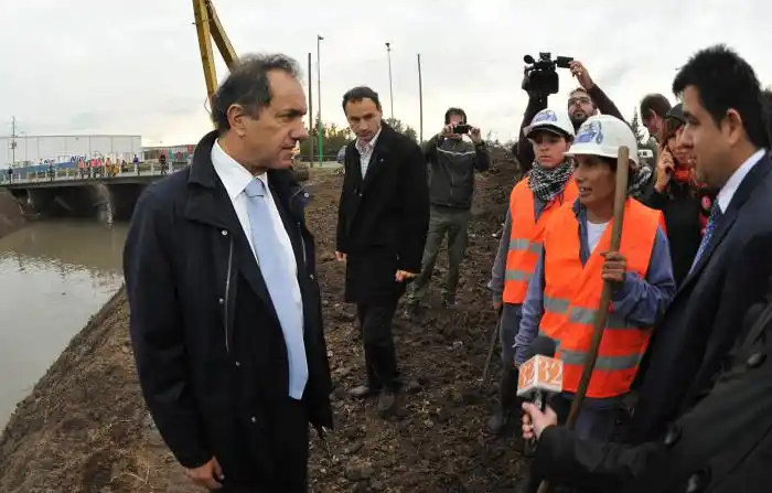 Scioli y Bruera recorrieron obras hídricas en La Plata