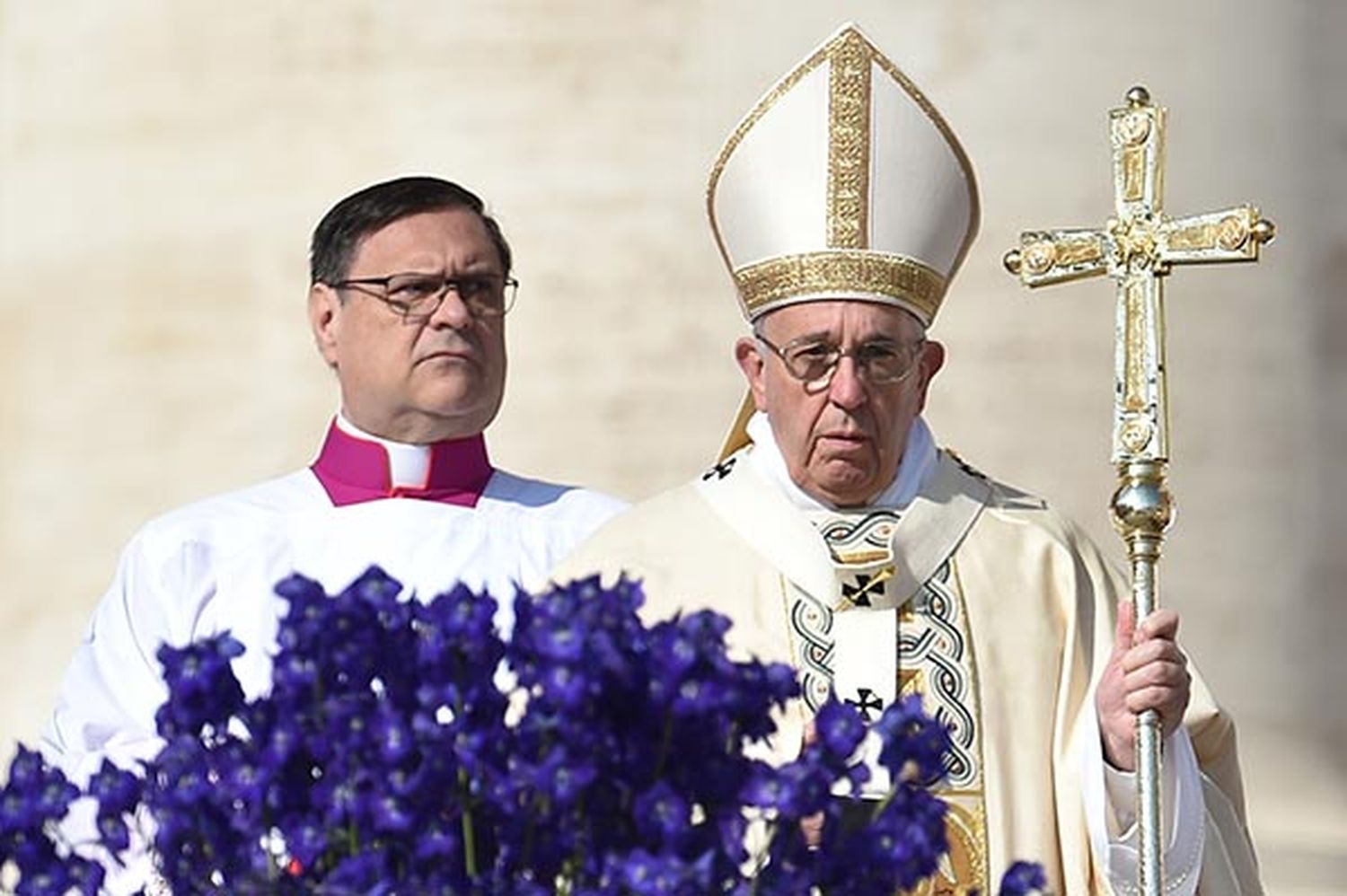  “Lleven a todos  la alegría y la  esperanza de  Cristo resucitado”