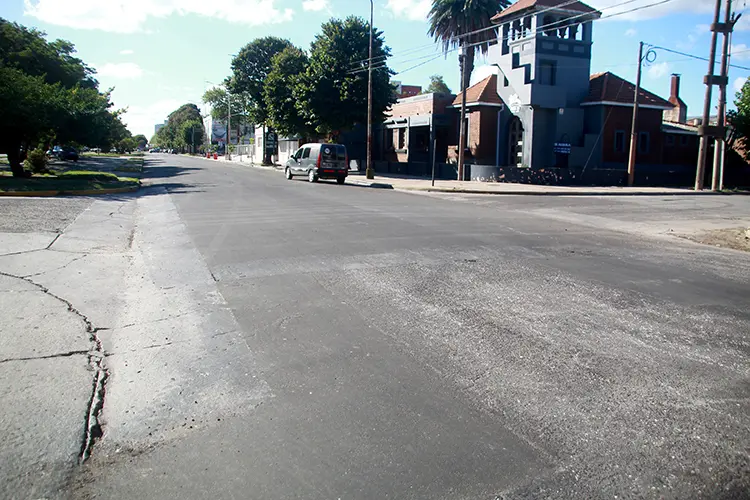 Fin del bacheo y la avenida 59 mejoró su transitabilidad
