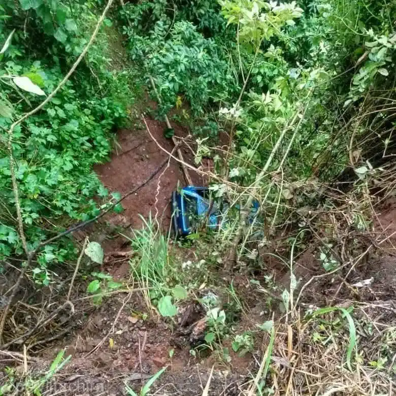 ¡MILAGRO! Niña y cuatro adultos se salvan del volcamiento de un vehículo en Táchira
