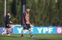 La selección se entrenó con su plantel completo