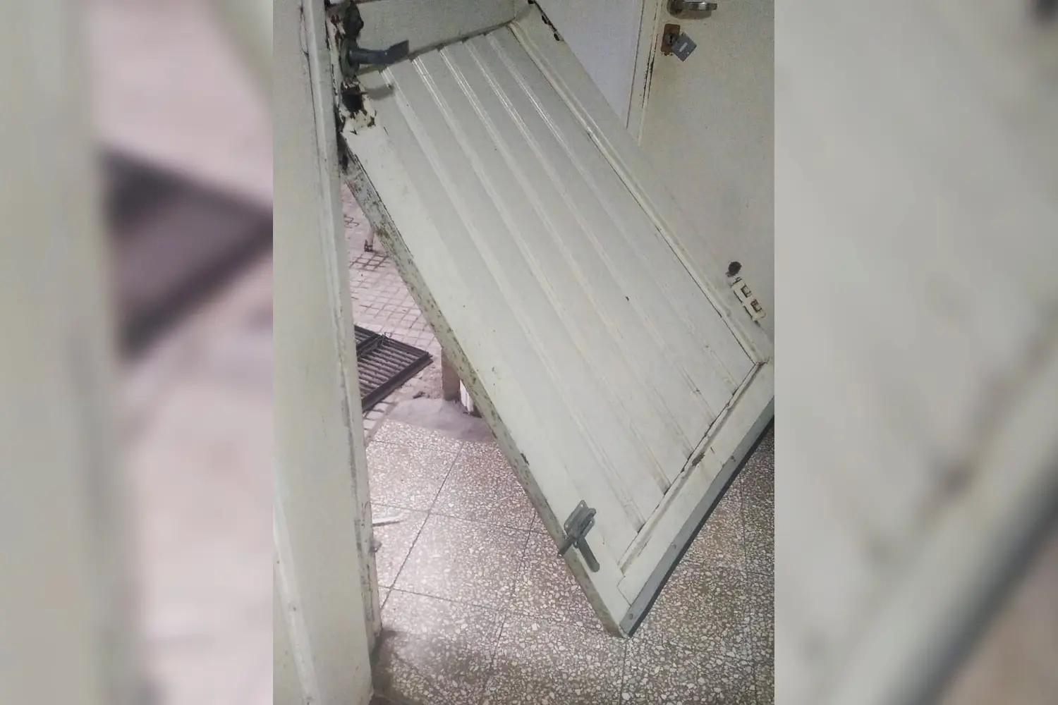 Violentaron una puerta para robar en la escuela 7