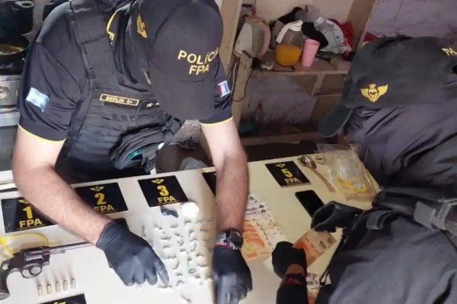 La PFA desbarató una banda narco e incautó 2600 dosis de estupefacientes y fueron 7 los detenidos