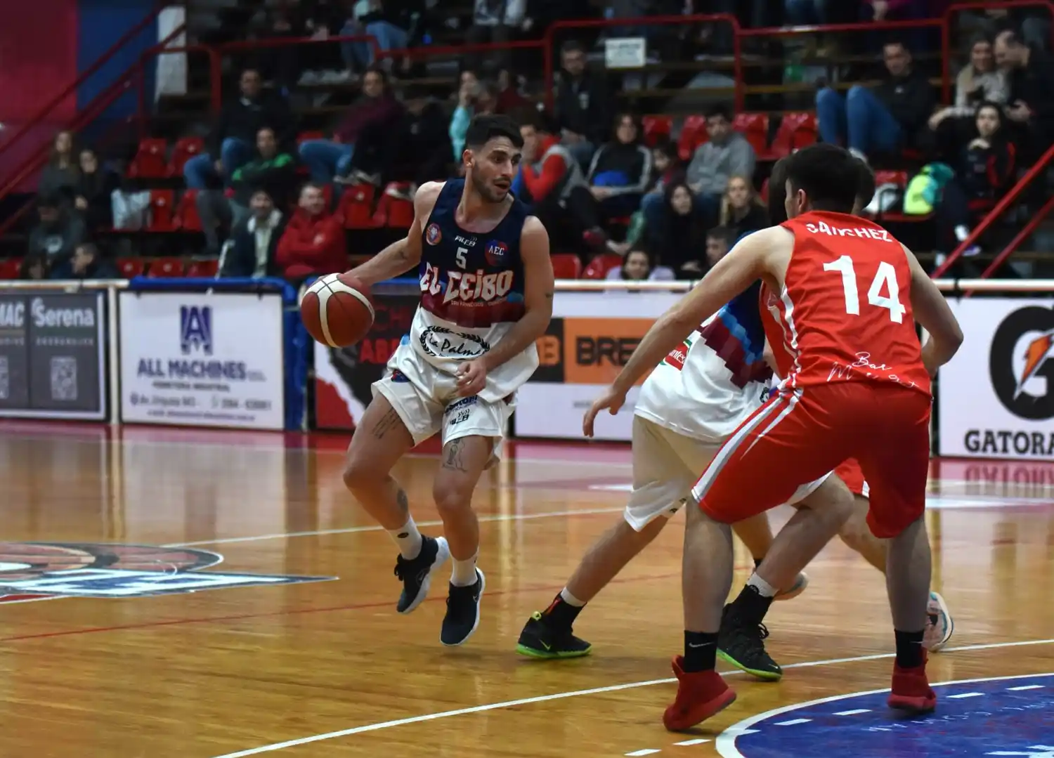 El Ceibo sigue a paso firme