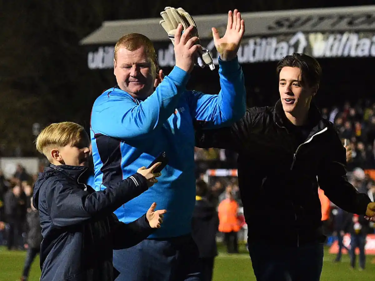 El arquero de Sutton renunció por un escándalo con apuestas