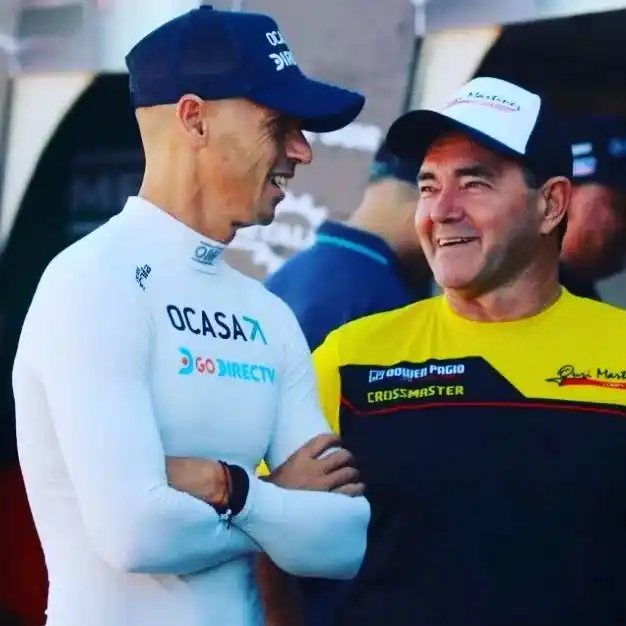 Leonel Pernía y Omar “Gurí” Martínez. (Foto de prensa de Leonel Pernía).