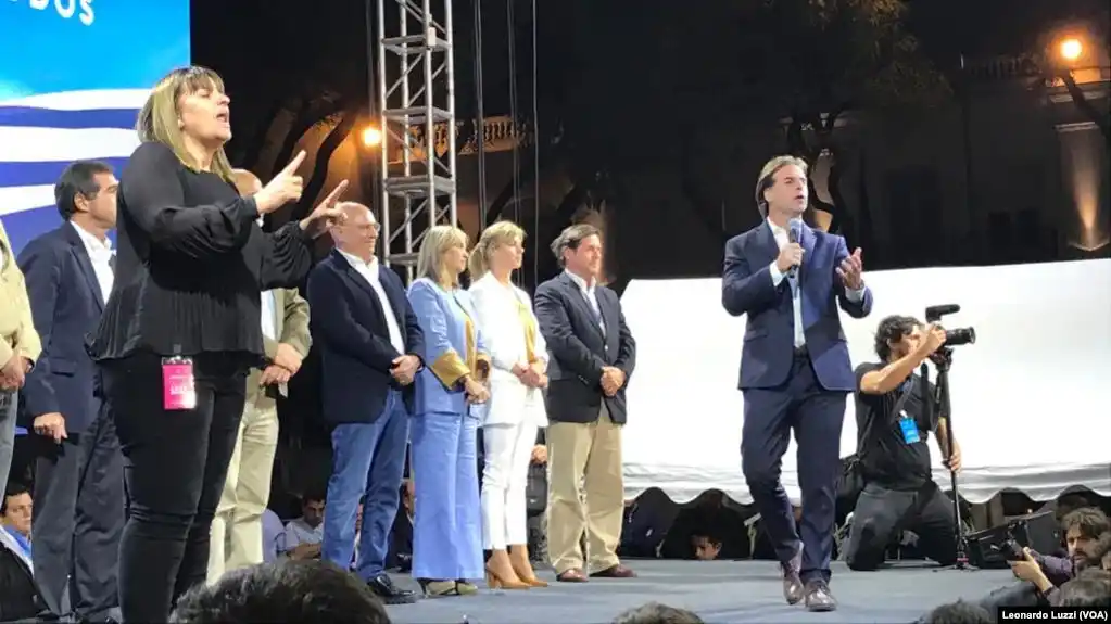 En Uruguay la ajustada ventaja de Lacalle Pou demora el resultado definitivo