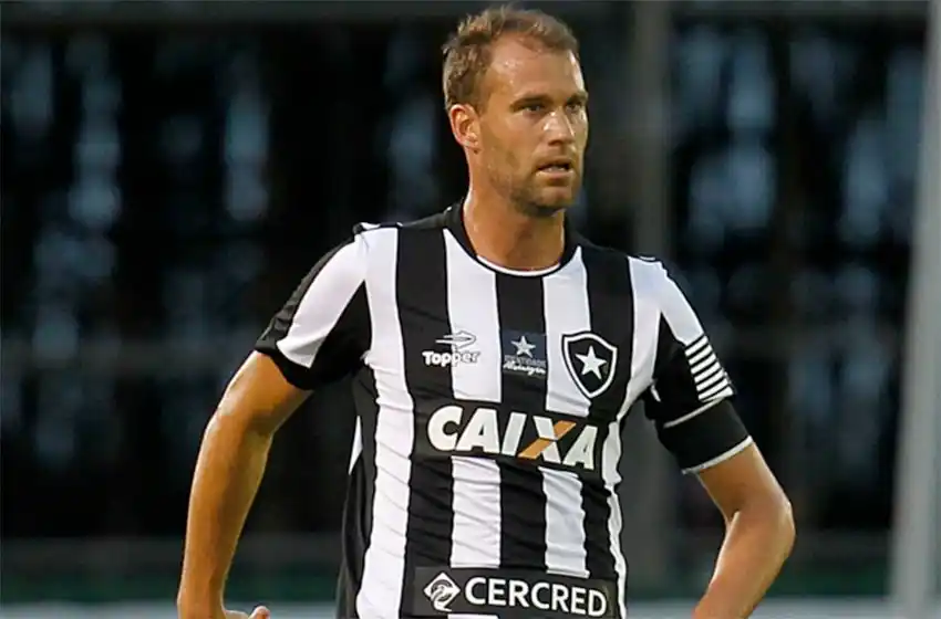 Joel Carli se va de Aldosivi: regresa al Botgafogo para jugar en el ascenso