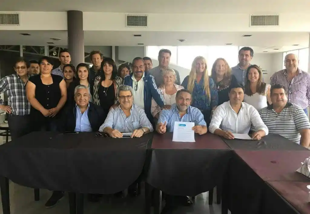 El peronismo del Momo Venegas ratificó su pertenencia a Cambiemos