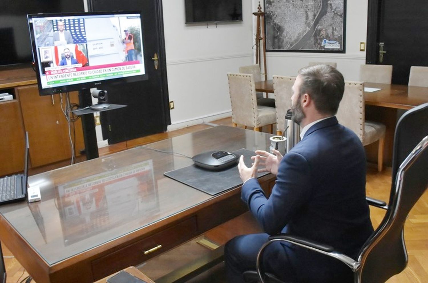 “Debemos dar el ejemplo, saliendo a trabajar y terminar con los beneficios de la política”