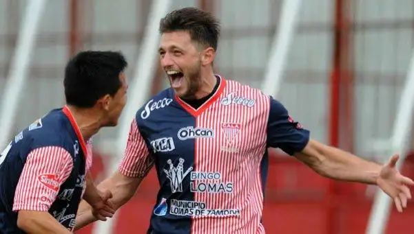Los Andes metió batacazo y eliminó a Sarmiento de Junín