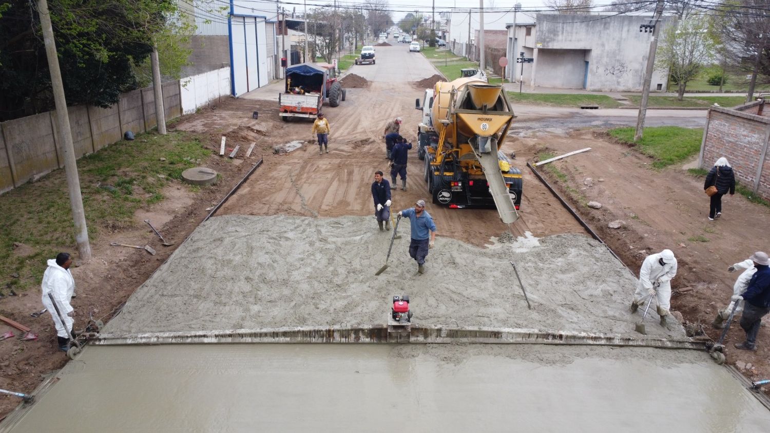 El pavimento llega a todos los barrios de la ciudad.