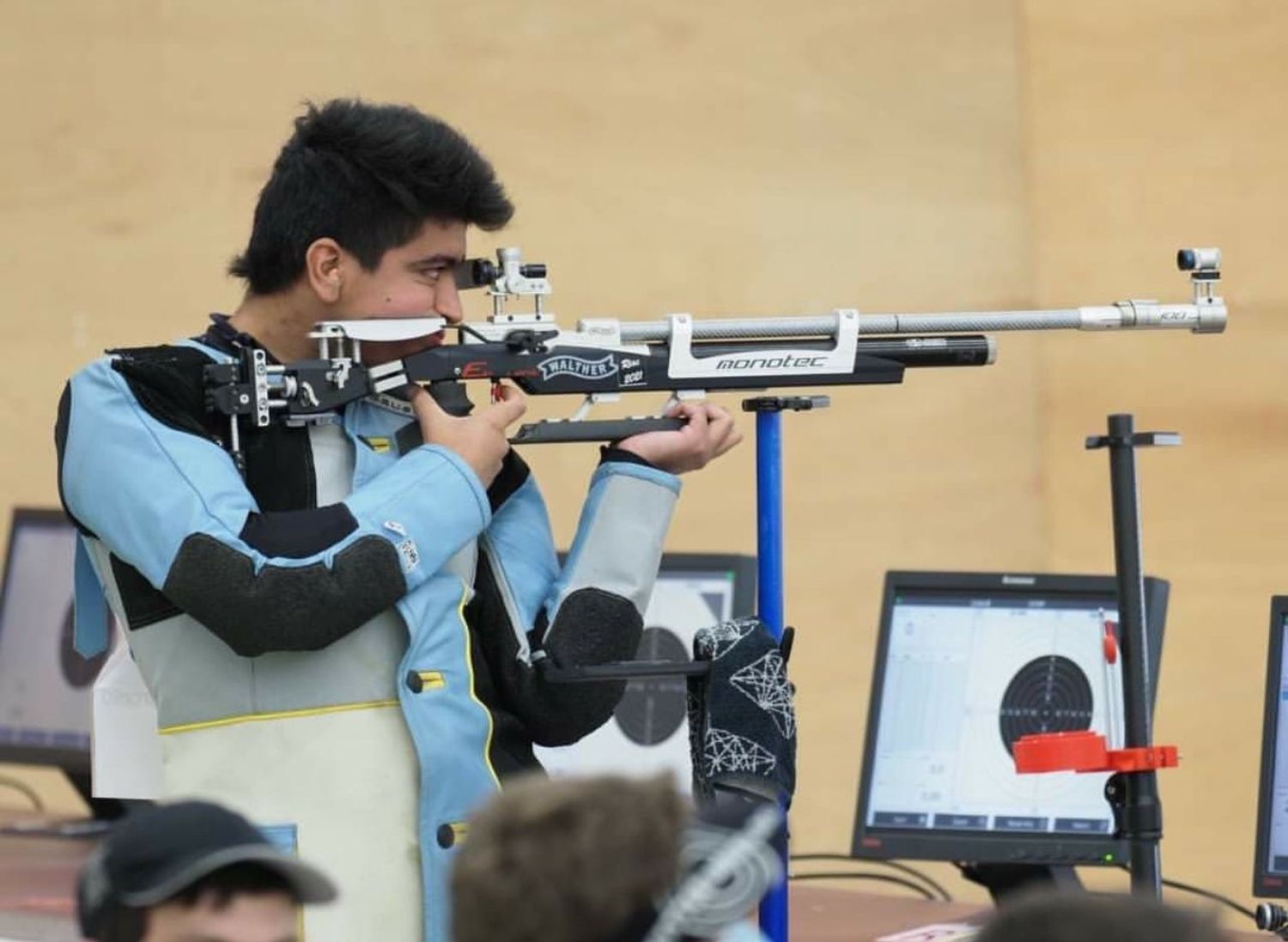 Julián Gutiérrez avanzó a la final con récord sudamericano.