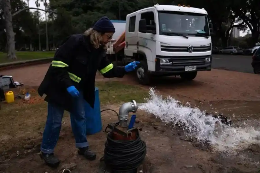 Sequía en Uruguay: el gobierno estimó que en 10 días Montevideo se quedará sin agua potable