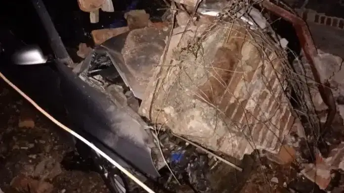 Grave choque: despistó con su auto e impactó contra una columna