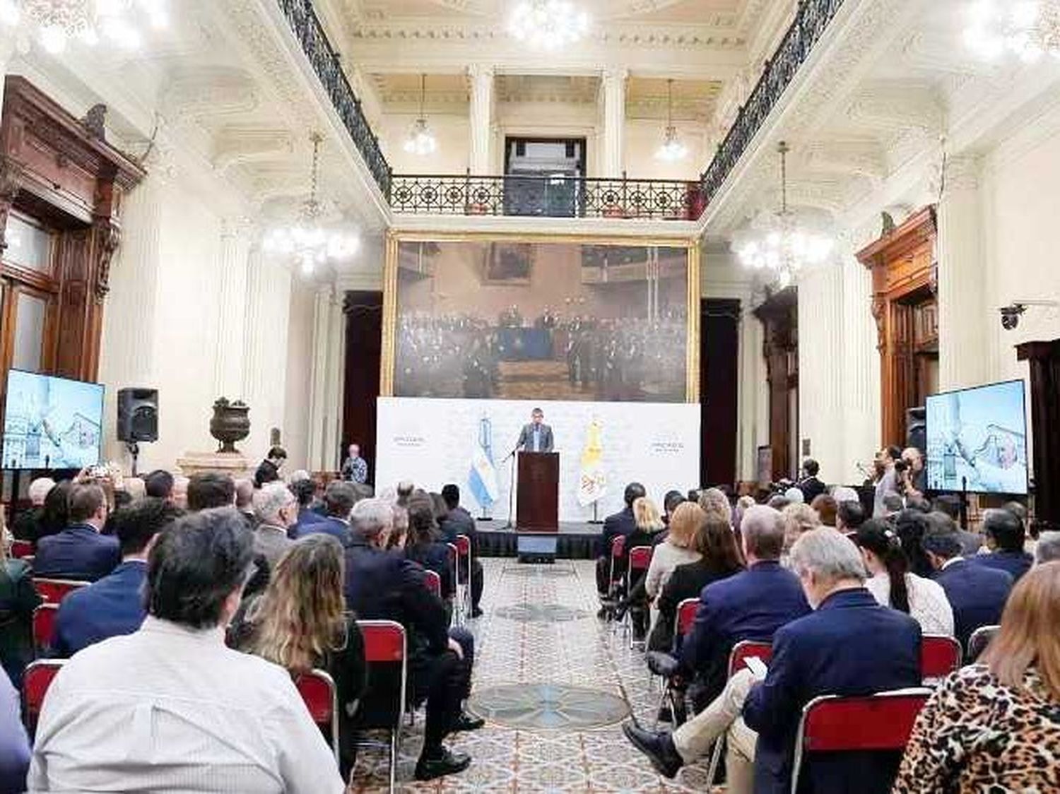 Se realizó en la Cámara de Diputados un
homenaje ecuménico en honor al papa Francisco
