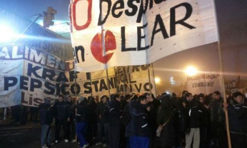 Trabajadores de Lear se concentran en Panamericana con el objetivo de ingresar a la empresa