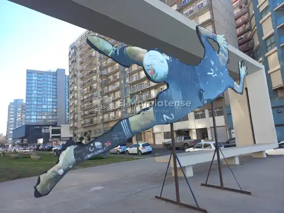 Reemplazarán la gigantografía del "Dibu"