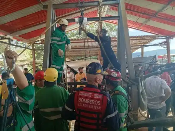 Claman celeridad en recuperación de cuerpos en mina inundada en El Callao: solo han encontrado 5