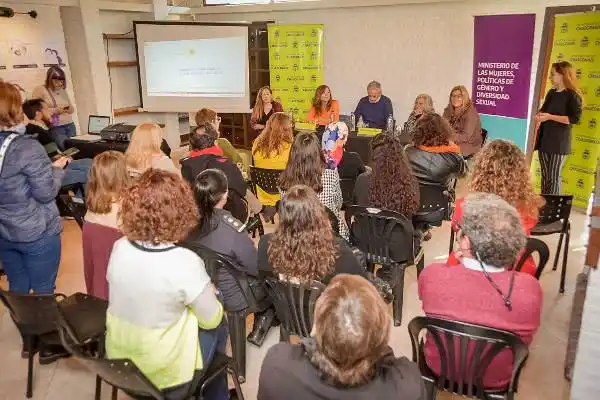 Estela Díaz: “Construir masculinidades sin violencias es prevenir”