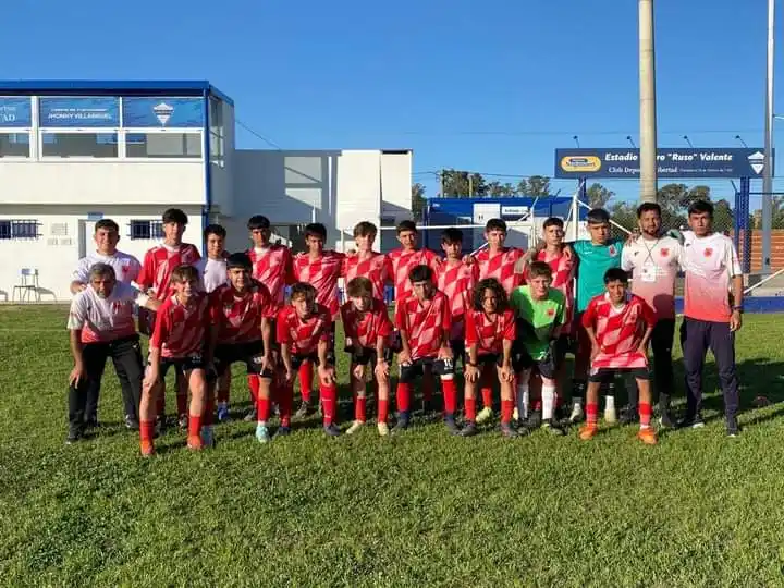 Buena labor del seleccionado rojo Sub-13 de Gualeguay que llegó a semifinales en Nogoyá.