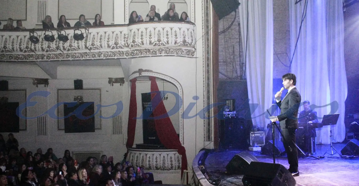 Juan Darthés enamoró a las fanáticas del 2×4 en Necochea
