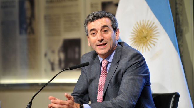 Con críticas a Scioli, Randazzo ratifica su participación en las PASO 