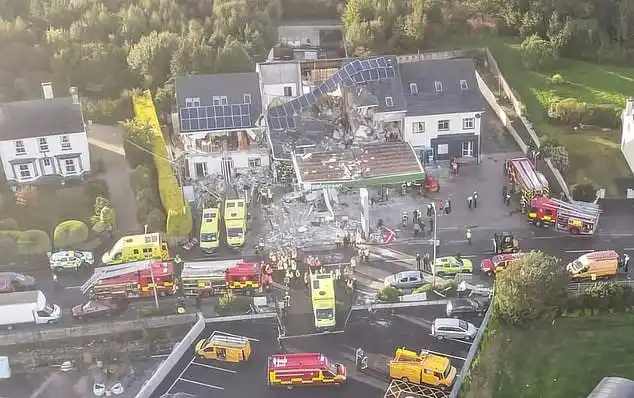 Irlanda: una explosión de una estación de servicio dejó al menos nueve muertos