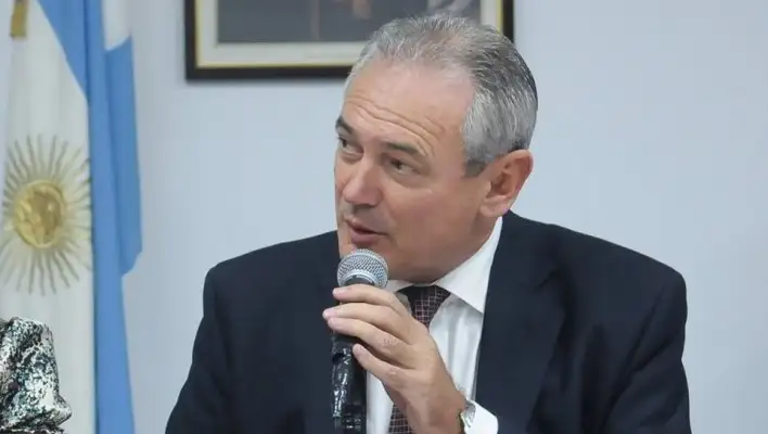 Benedetti votará a favor de la despenalización del aborto