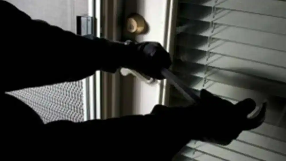 Denuncian un robo por día en los centros comerciales de los barrios Belgrano y Azcuénaga