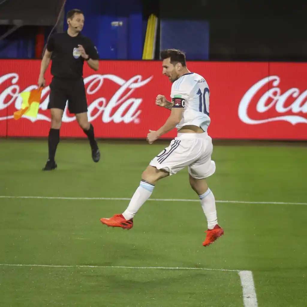 Argentina vuelve al ruedo, para no bajarse de la punta