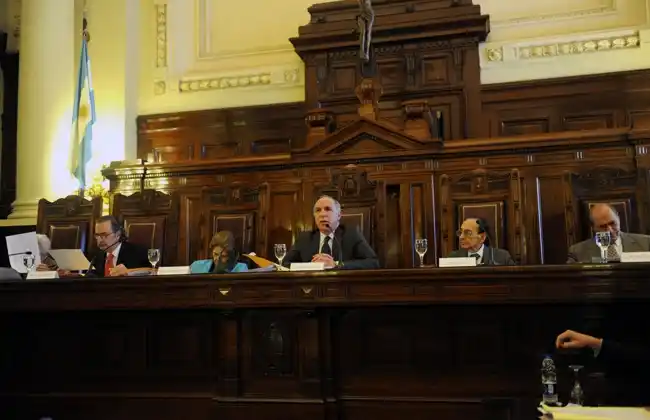 Ley de Medios: Rechazan el per saltum y extienden la cautelar