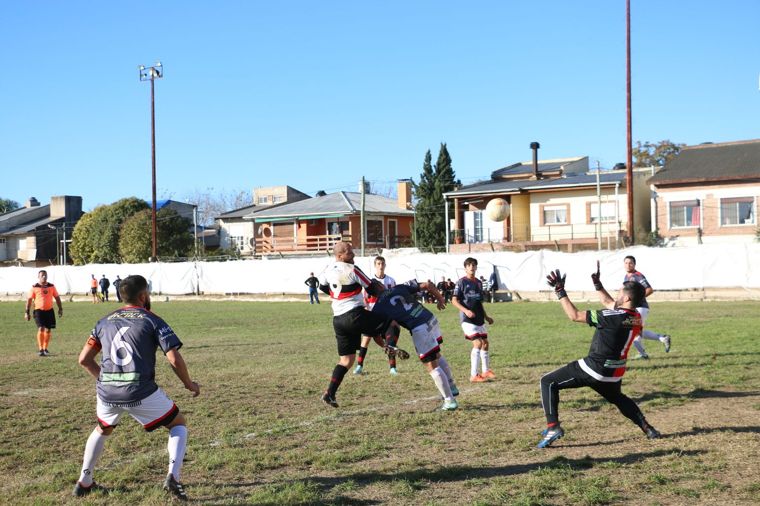Central Entrerriano y Deportivo festejaron en los adelantados