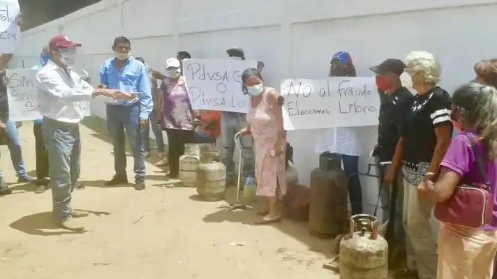 PROTESTAS en varios estados del país por fallas en los servicios