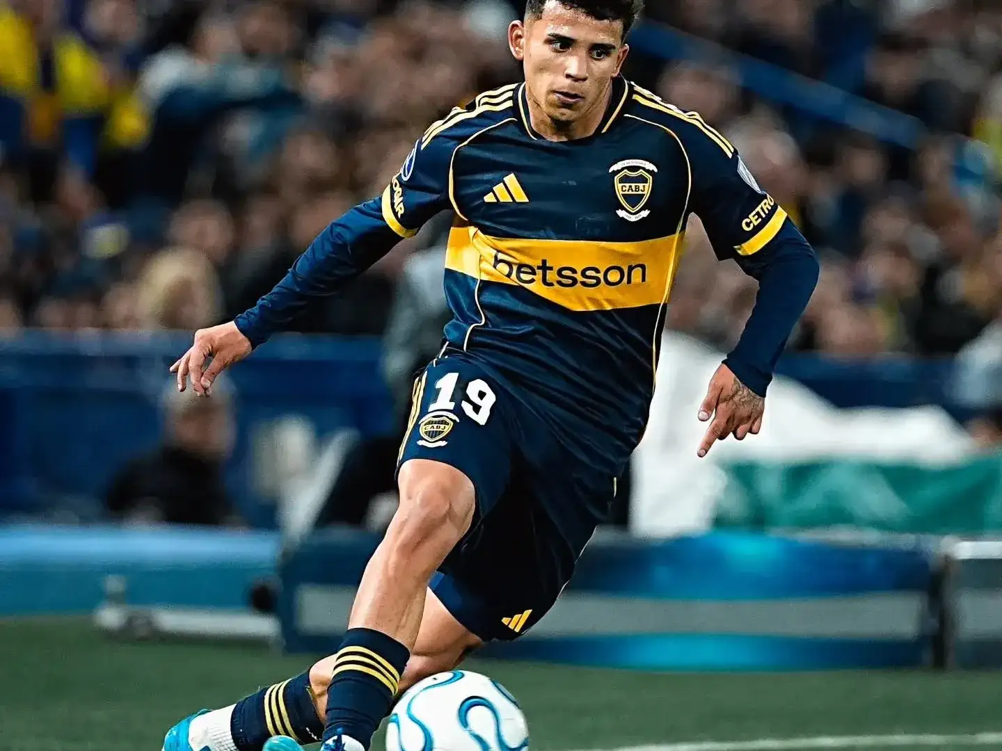 Flores es una promisoria aparición en Boca.