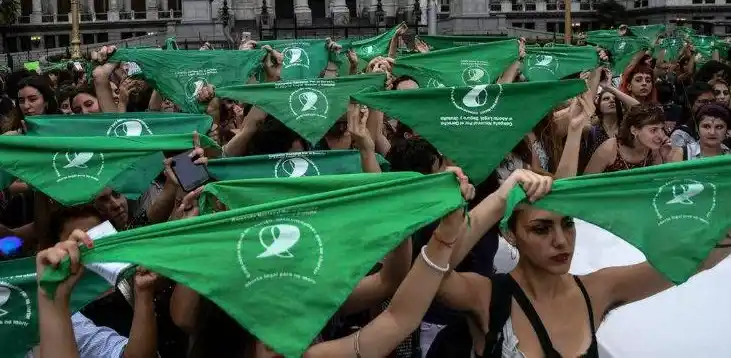 Rechazan el proyecto que busca derogar la adhesión al protocolo de aborto legal