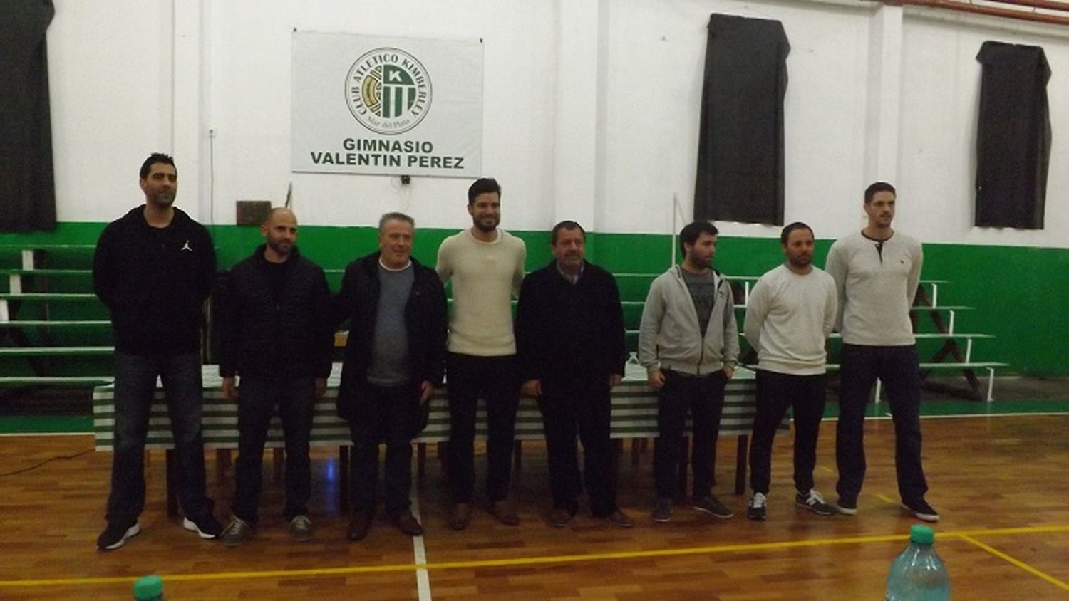 Kimberley homenajeó a los referentes de su básquet