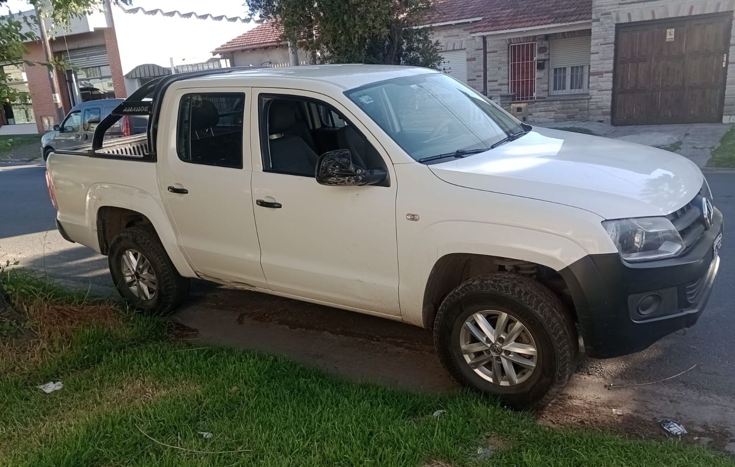 El joven aprovechó un descuido y huyó con la camioneta, pero lo atraparon a las pocas cuadras.