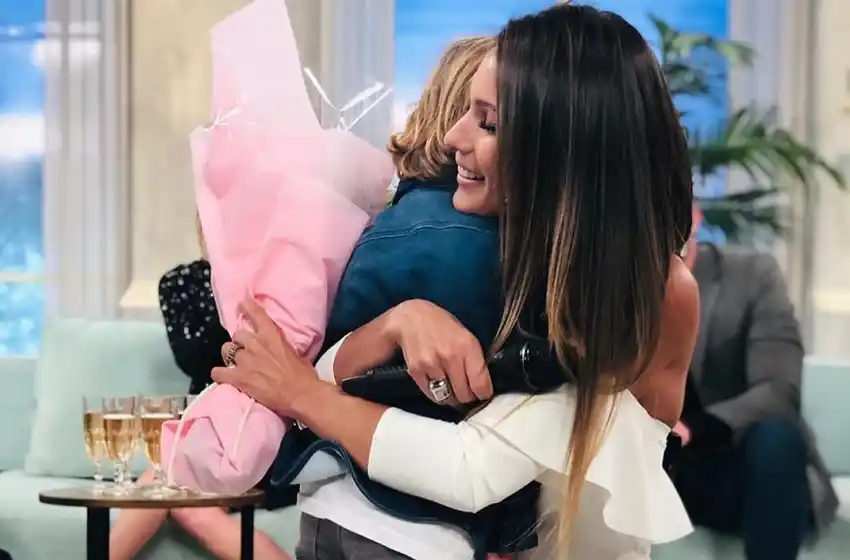 Pampita celebró cien programas al aire con un invitado especial: «Me tiene enamorada»