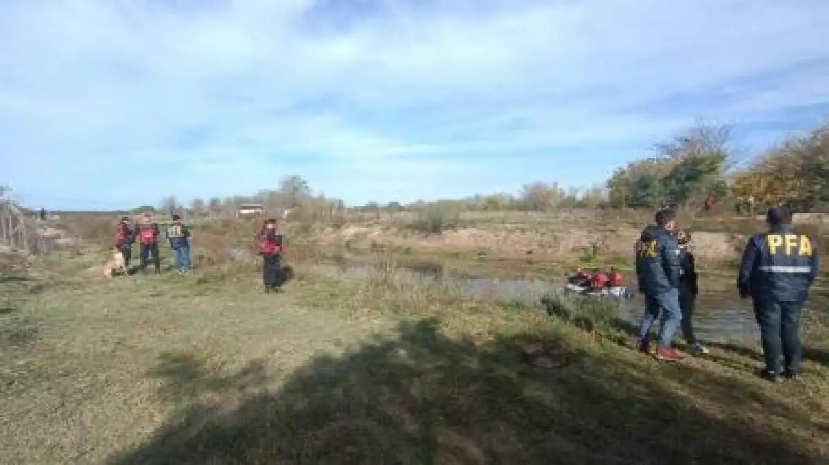 Rastrillaje en Parque Iraola. Buscan a Lucas Escalante.